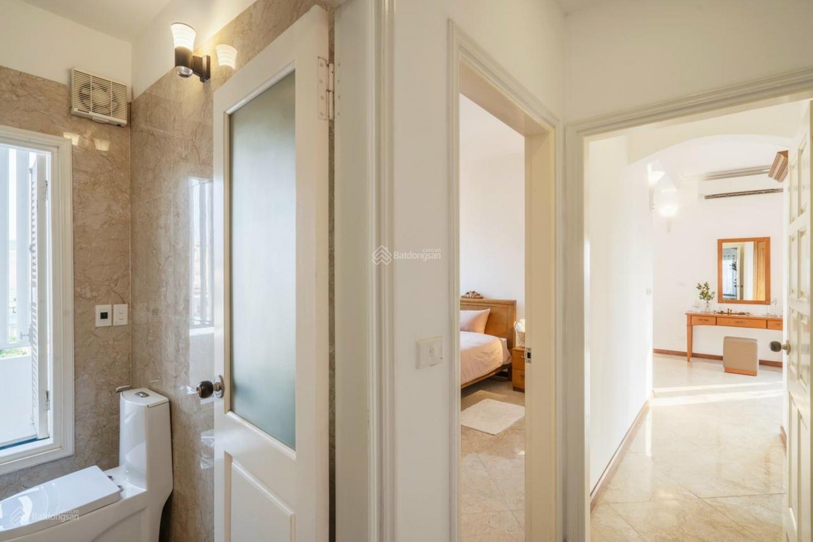 Chính chủ nhờ bán gấp - Nhà MP Nguyễn Hoàng Tôn - Diện tích 140m2 - Giá 24 tỷ (thương lượng)