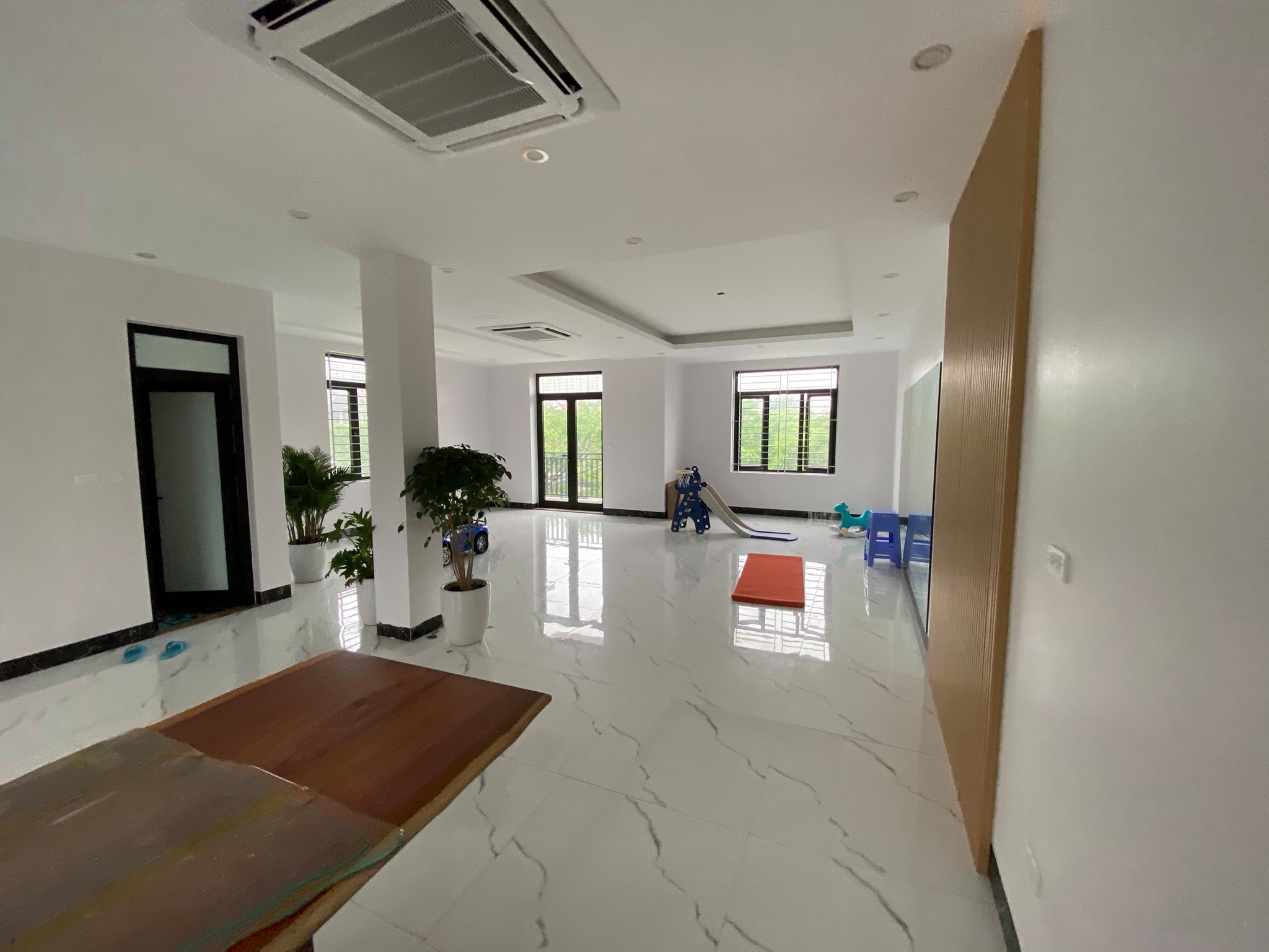 Bán nhà đường số 23 - KĐT Thành Phố Giao Lưu, 119m2, 7 tầng, thang máy,lô góc 3 mặt thoáng.