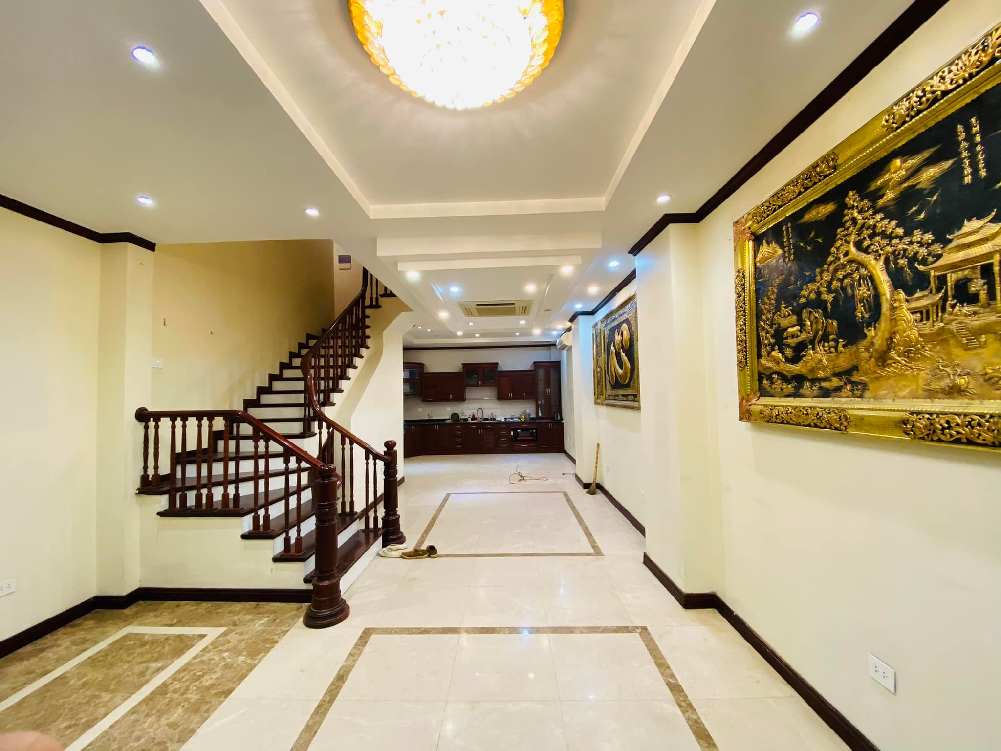 Bán biệt thự liền kề Hoàng Văn Thái 75m2 x 5 tầng giá 15.5 tỷ