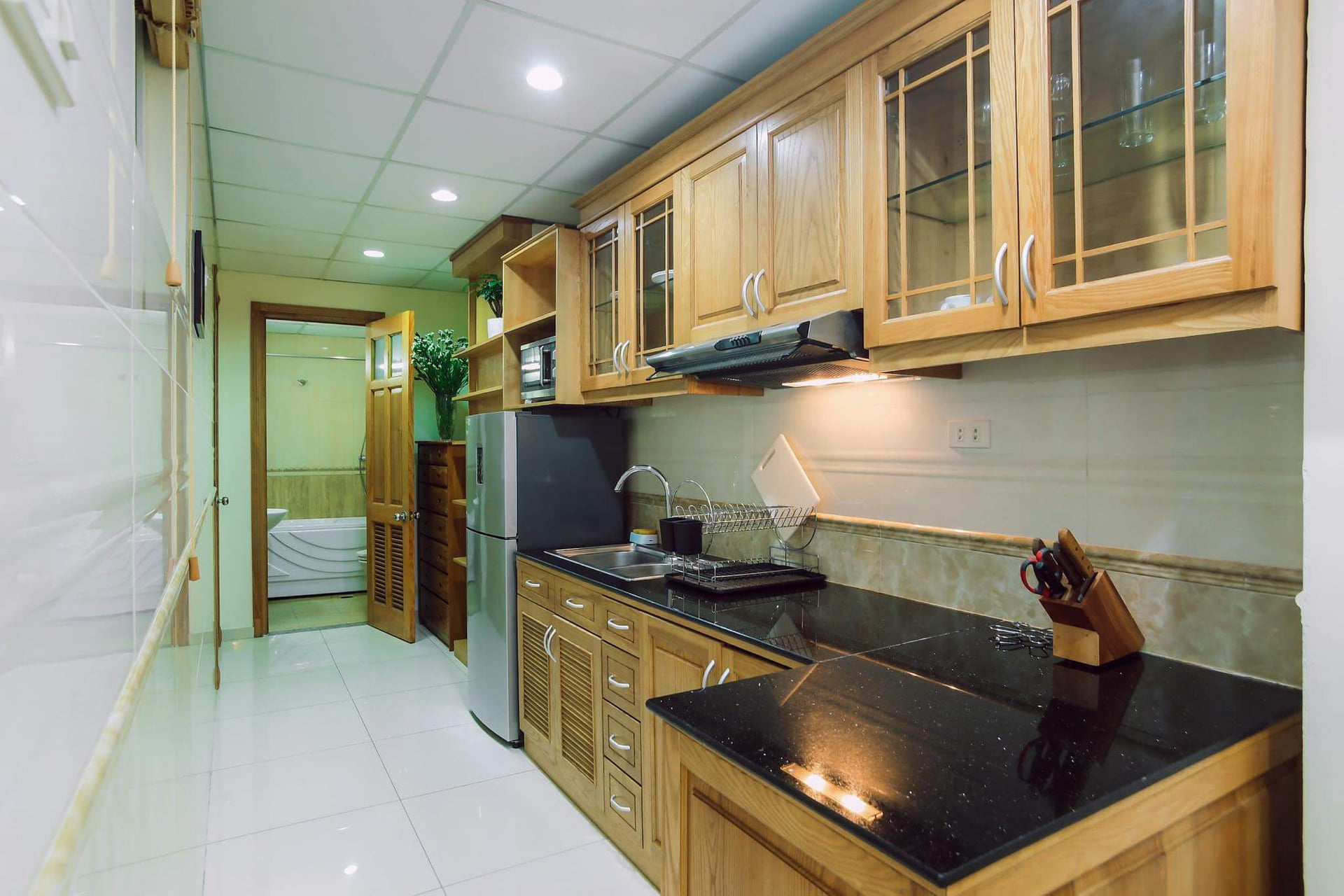 BÁN ĐẤT LẠC LONG QUÂN, TÂY HỒ. Ô TÔ, SÁT PHỐ, MT 8.5M, GIÁ 22.6 TỶ.