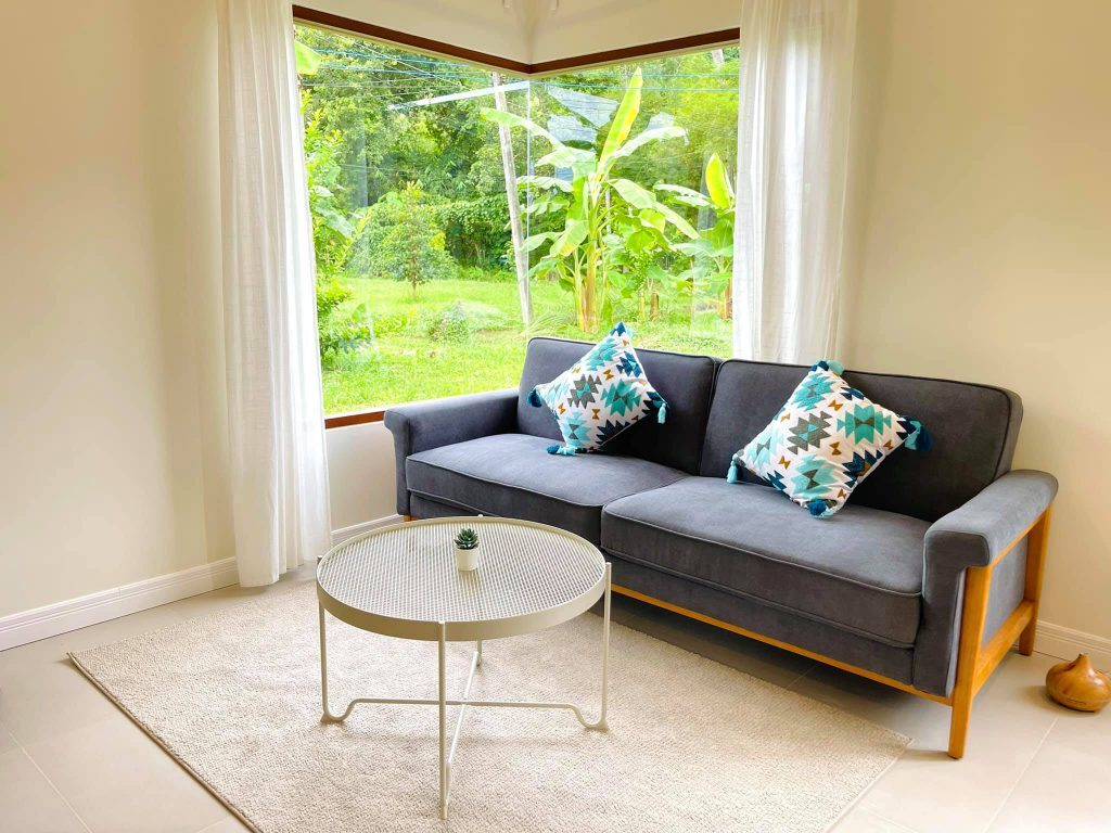 Bán nhà 5T mặt ngõ 603 Lạc long Quân, KD sầm uất, ngõ to ô tô có hè rộng, DT 48m2