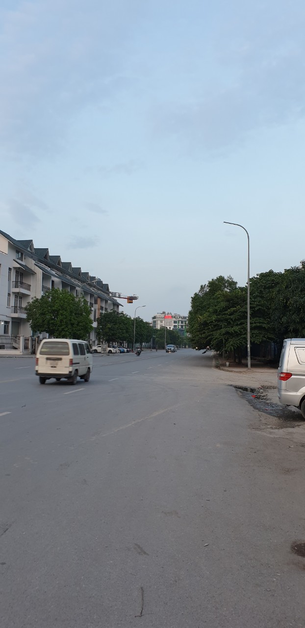 Bán nhà phân lô ô tô đỗ cửa phố Mạc Thái Tổ,65m2 x 5 tầng,MT 4,3m Giá 13 tỷ