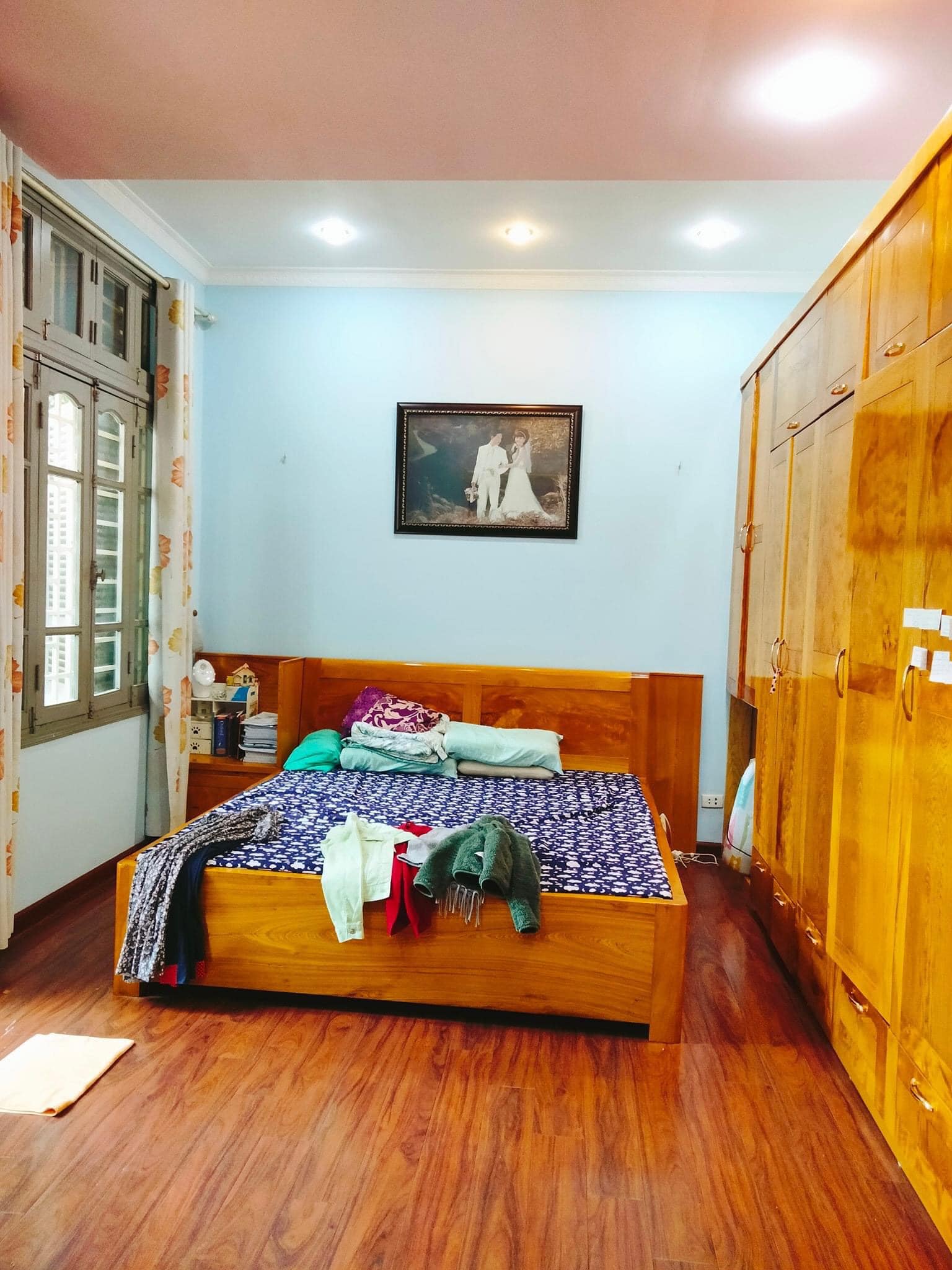 Bán gấp nhà 7 tầng mặt phố Đỗ Quang, DT 75 m, MT 6.5 m, giá 25 tỷ.