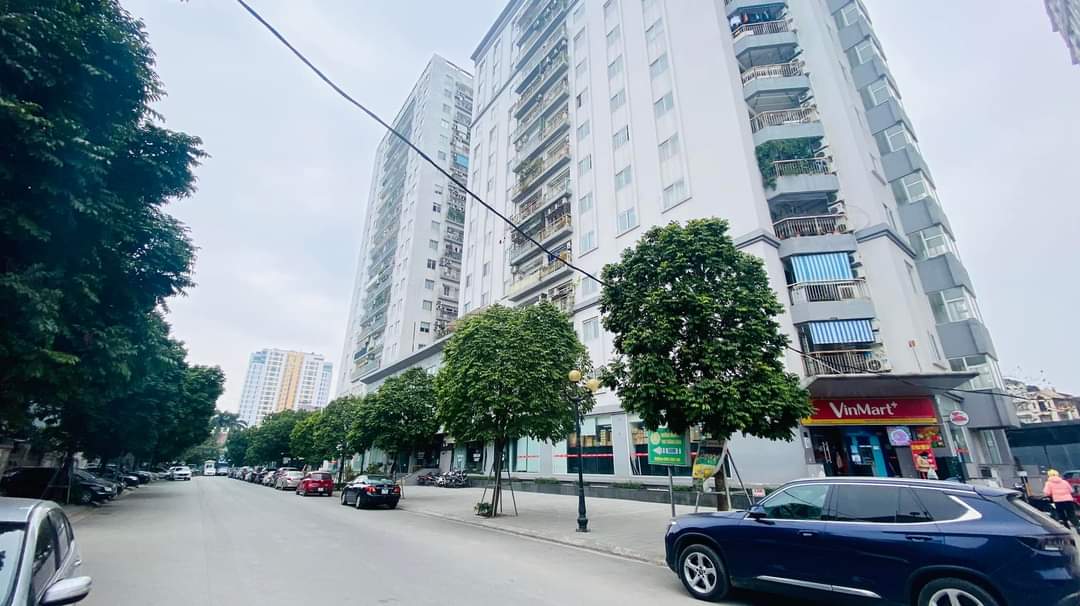 BÁN GẤP NHÀ LẠC LONG QUÂN 81M2, KHU 𝐏𝐇𝐀̂𝐍 𝐋𝐎̂ - 𝐎̂ 𝐓𝐎̂ 𝐓𝐑𝐀́𝐍𝐇 - 𝐊𝐈𝐍𝐇 𝐃𝐎𝐀𝐍𝐇 - 𝐆𝐀𝐑𝐀 ĐỂ 𝐗𝐄 RỘNG , NGAY TTQ HỒ TÂY.