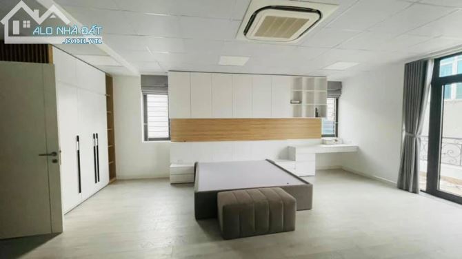 BÁN NHÀ HOÀNG QUỐC VIỆT, TOÀ NHÀ VĂN PHÒNG, THANG MÁY, Ô TÔ TRÁNH, KINH DOANH MẠNH, 60M2,