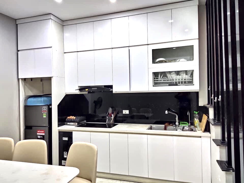 Bán nhà 4 tầng mặt ngõ chia lô Nguyên Hồng, Vũ Ngọc Phan. DT 80m2, MT 5m 16 tỷ