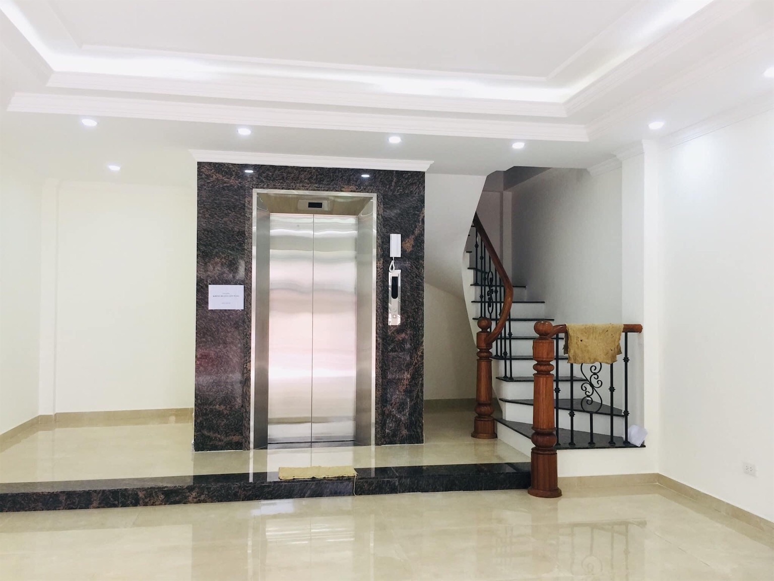 MẶT PHỐ TRIỆU VIỆT VƯƠNG HAI CHIỀU - SẦM UẤT - GẦN PHÍA VINCOM BÀ TRIỆU