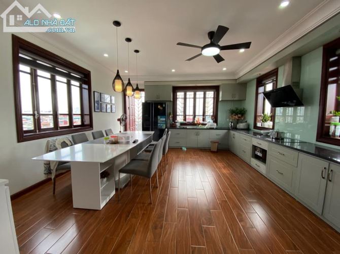 Bán nhà mặt phố thợ nhuộm 68m2 X2 tầng mặt tiền 4m nở hậu hè rộng KD tốt già 18 tỷ