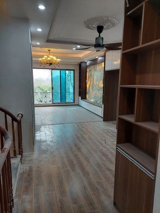 Bán Nhà MP KDT Việt Hưng,2 Vỉa Hè, View Hồ,DT150m2,MT12.5m,Giá 18 Tỷ.