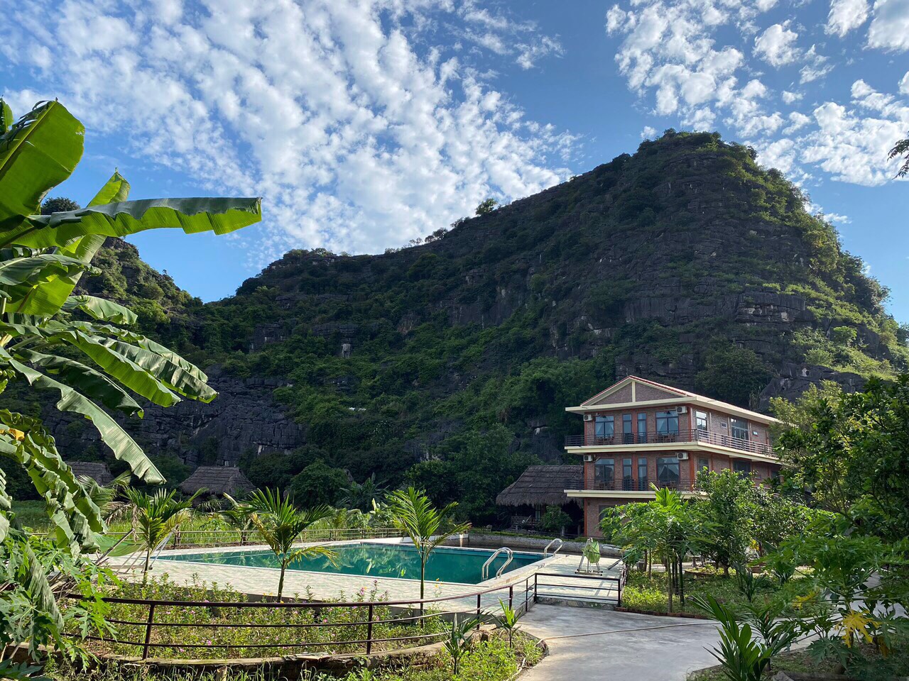 BÁN HOMESTAY CHÍNH CHỦ TRUNG TÂM KHU DU LỊCH TRÀNG AN – NINH BÌNH, KINH DOANH TỐT CHỈ 18 TỶ (CÓ THƯƠNG LƯỢNG)