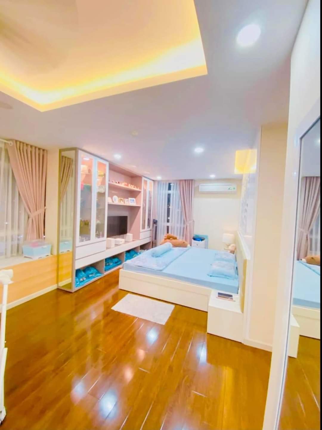 BÁN NHÀ MẶT PHỐ ĐỐNG ĐA, 65M2, MẶT TIỀN 15M, GIÁ CHỈ 14.7 TỶ.