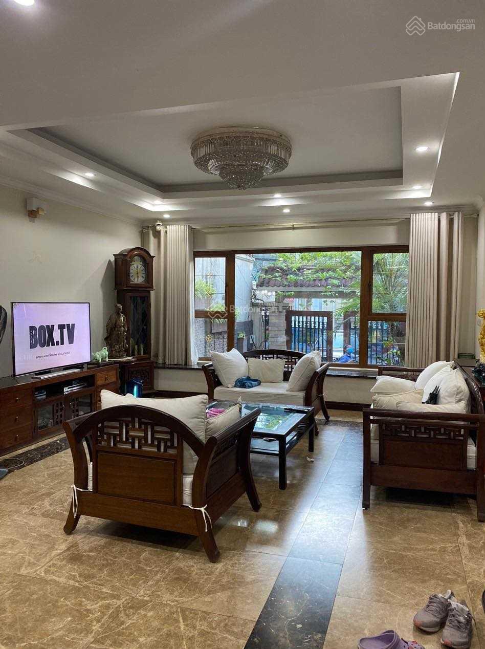 Bán gấp nhà MP Lạc Long Quân DT 130m2 MT 8,5 4T giá 38,5tỷ hai một MP một mặt ngõ