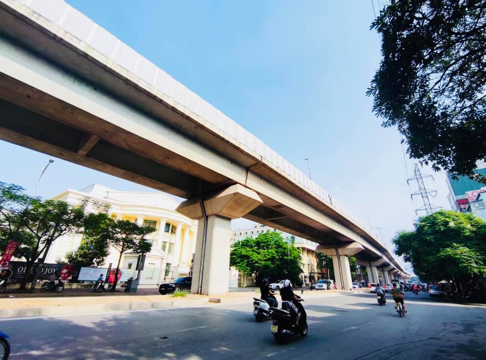 Bán nhà Hào Nam quận Đống Đa 50m 5 tầng 12 tỷ ô tô 7 chỗ vào nhà ngõ thông kinh doanh cách phố 10m