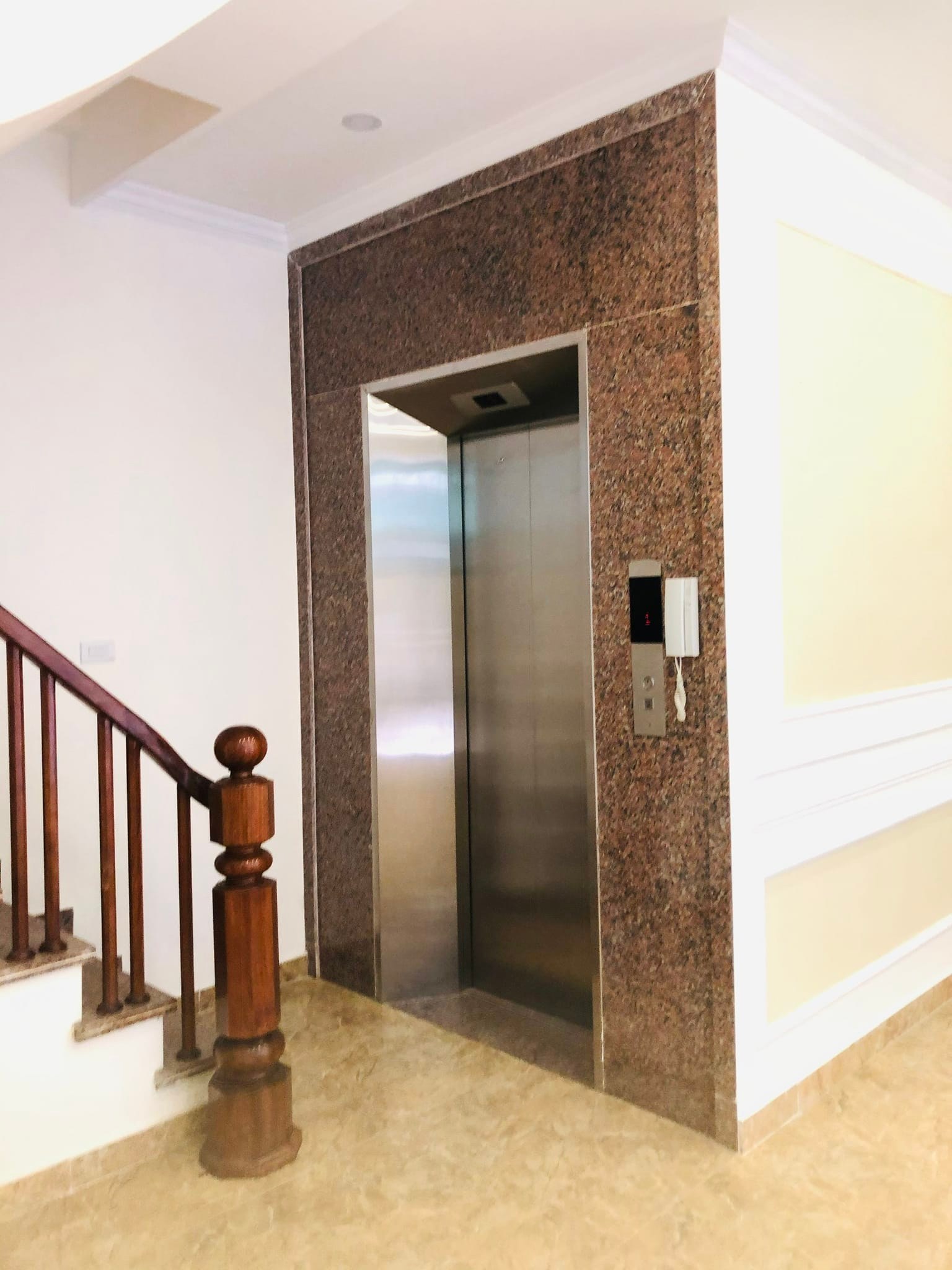 Siêu phẩm lô góc phố Doãn Kế Thiện Cầu Giấy Kinh Doanh thang máy 3 oto đỗ cửa dòng tiền 40tr/tháng nhỉnh 7tỷ