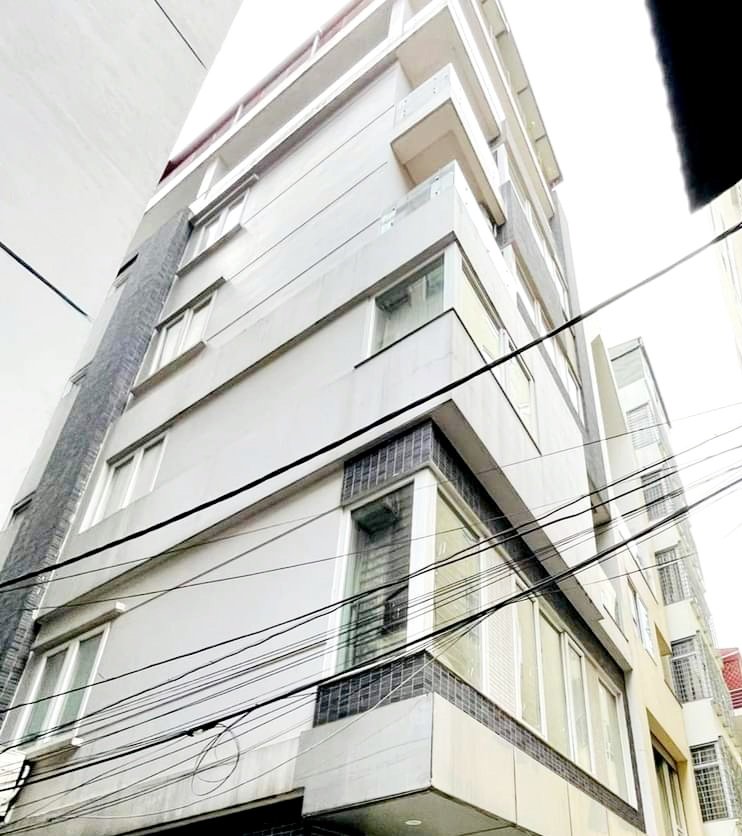 KHU VỰC VIP PHỐ LINH LANG, CĂN GÓC 3 MẶT THOÁNG VĨNH VIÊN, THANG MÁY, GARA Ô TÔ, VỪA Ở VỪA KINH DOANH KHAI THÁC DÒNG TIỀN,