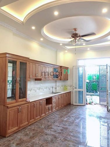 Bán Nhà mặt phố Nghĩa Tân, diện tích 42 m2, mặt tiền 4,15m