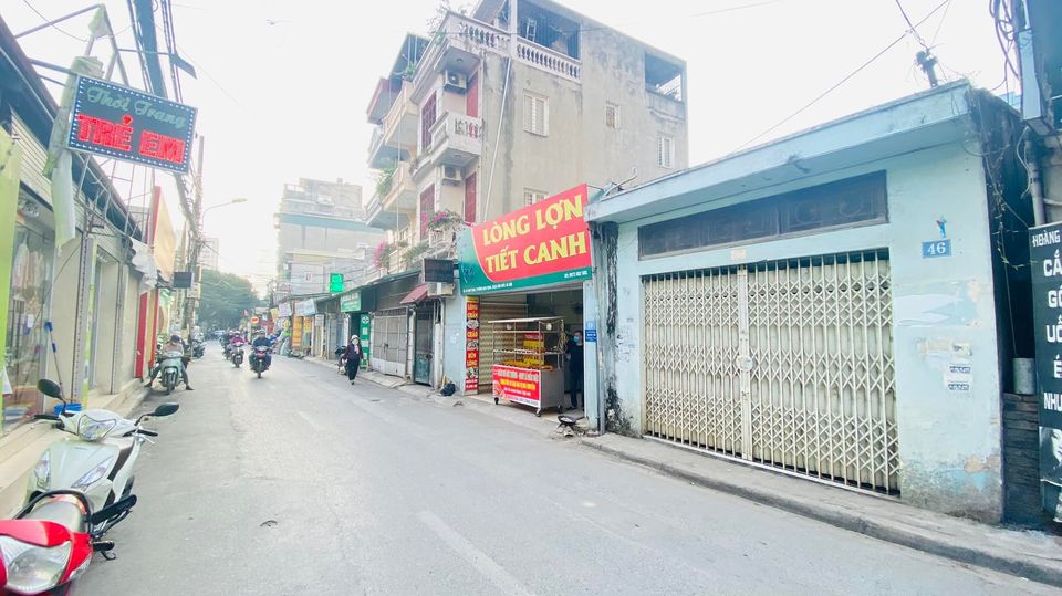 Bán nhà mặt phố diện tích 78m2, mặt tiền 4.6m2 tại Dịch Vọng Cầu Giấy.