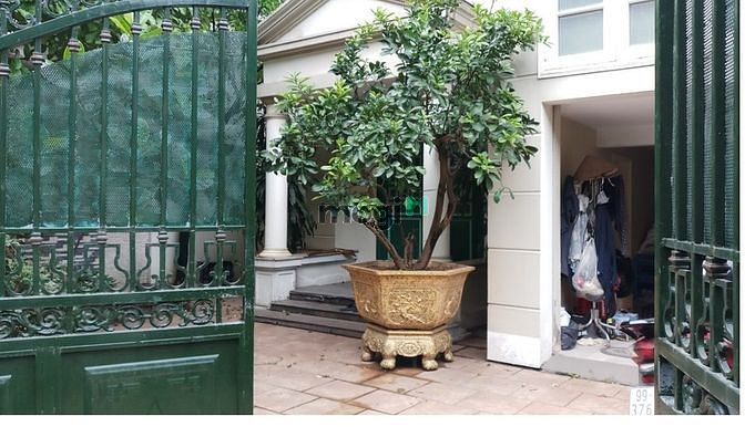 Cần bán biệt thự Mỹ đình sông đà 195m2 x 3,5 tầng, full đồ, sân vườn
