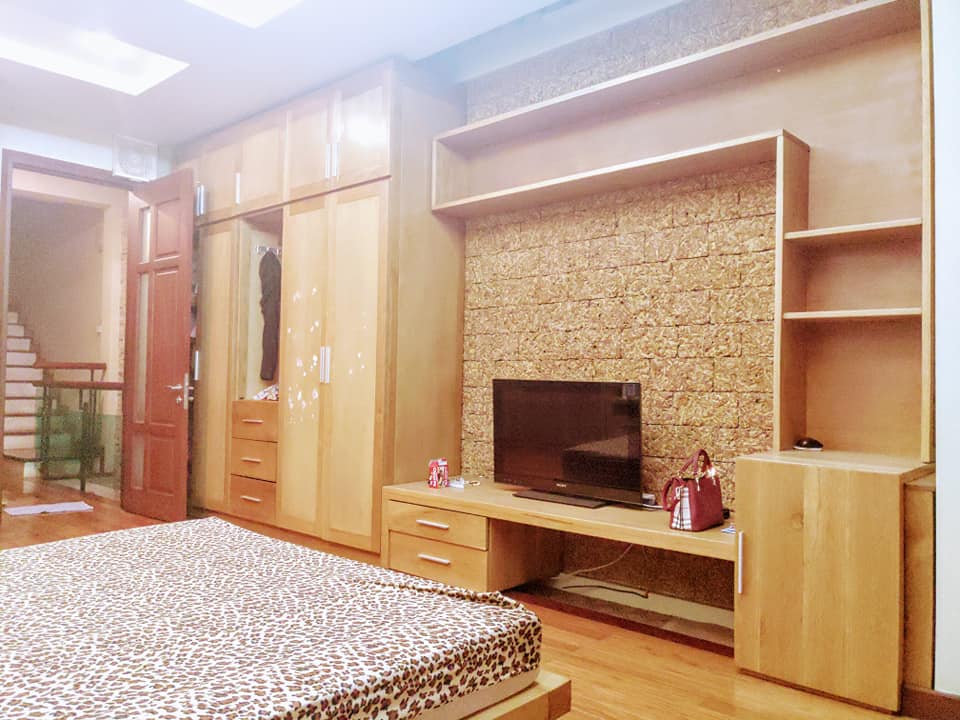 HOT! Bán gấp căn nhà 3 tầng phân lô nguyễn ngọc nại 115m2, mặt tiền 5,5m giá 10.8 tỷ