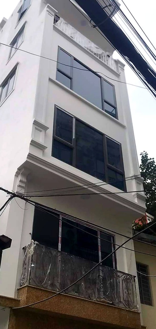 BÁN NHÀ LÔ GÓC MỚI ĐẸP ĐƯỜNG CẦU GIẤY, Ô TÔ VÀO NHÀ, THANG MÁY HIỆN ĐẠI, PHÙ HỢP Ở HOẶC KINH DOANH VĂN PHÒNG. 0981158507