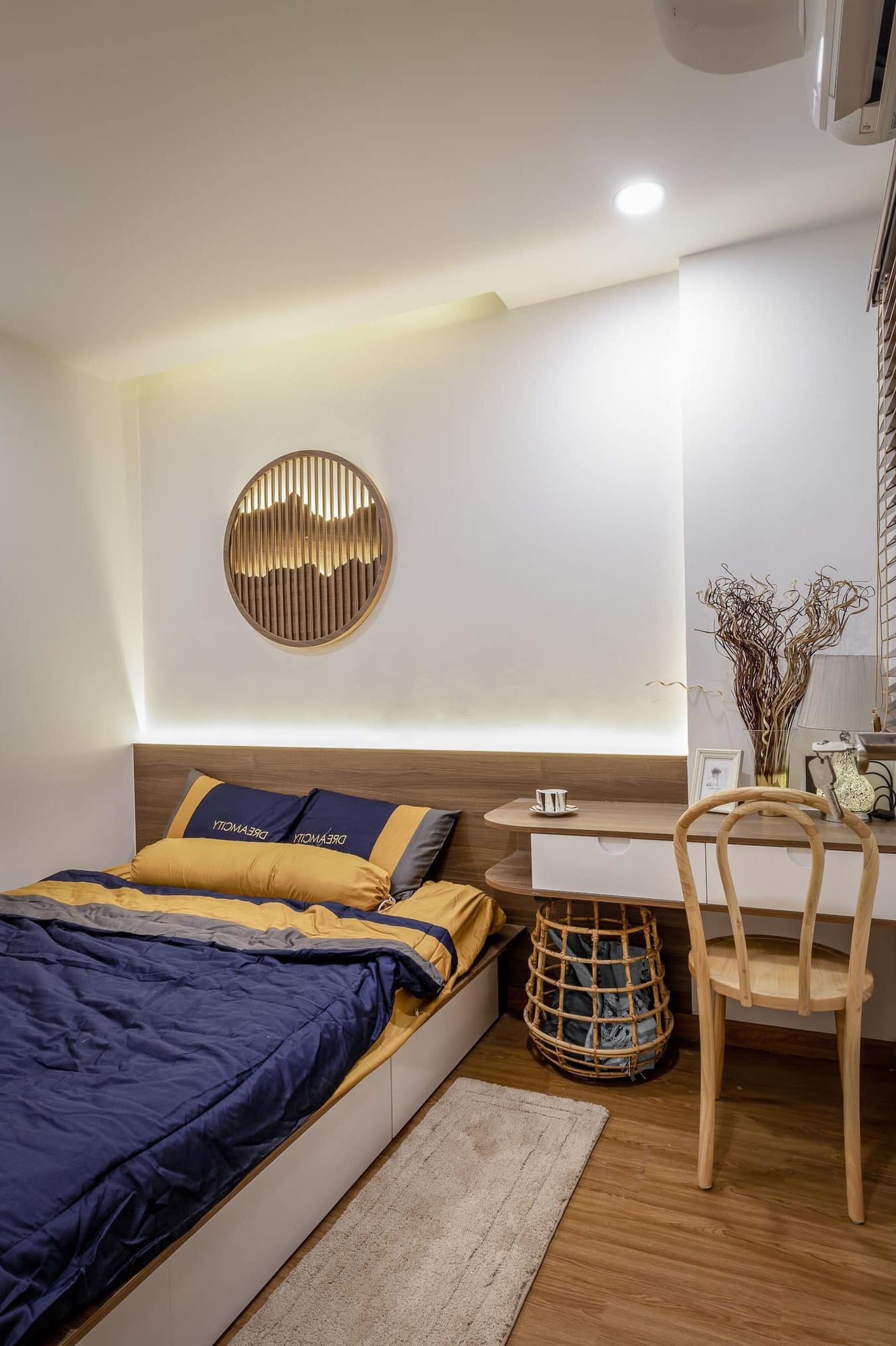 Chính chủ cần bán nhà mặt phố 98m2, 5T, 18,3 tỷ, 3 ô tô tránh, lô góc