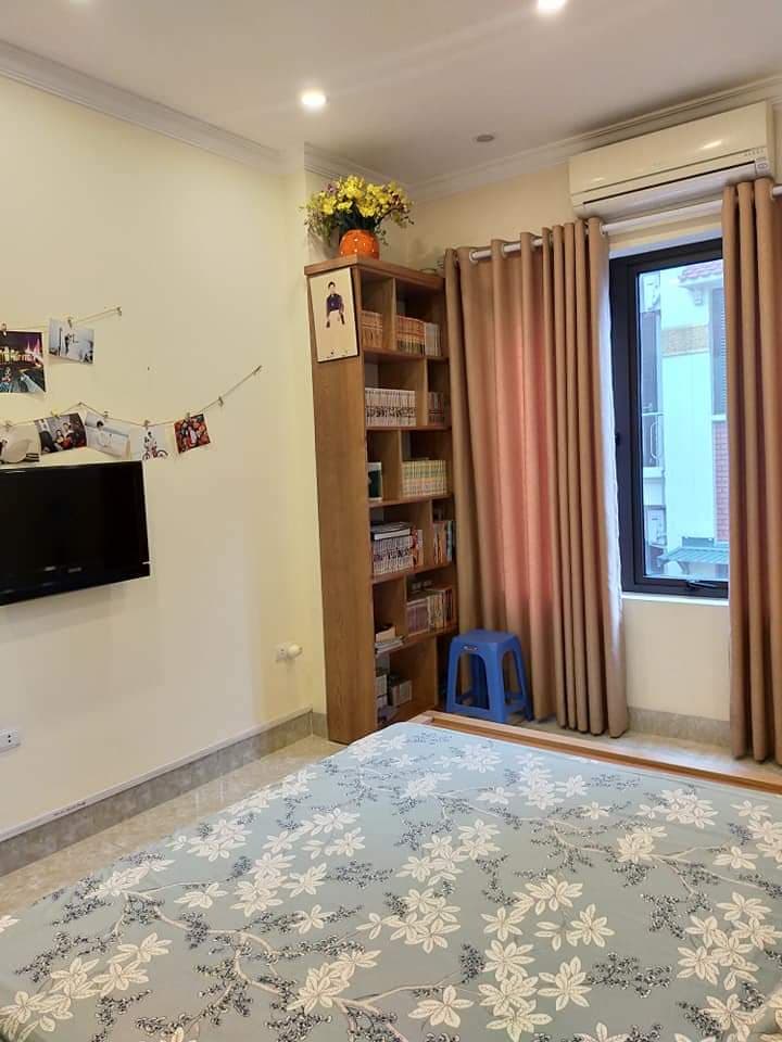 Bán đất phố Lâm Hạ, Long Biên, 84m2 - MT 8.2m - 3 Ô tô tránh - vỉa hè Giá: 12.5tỷ.