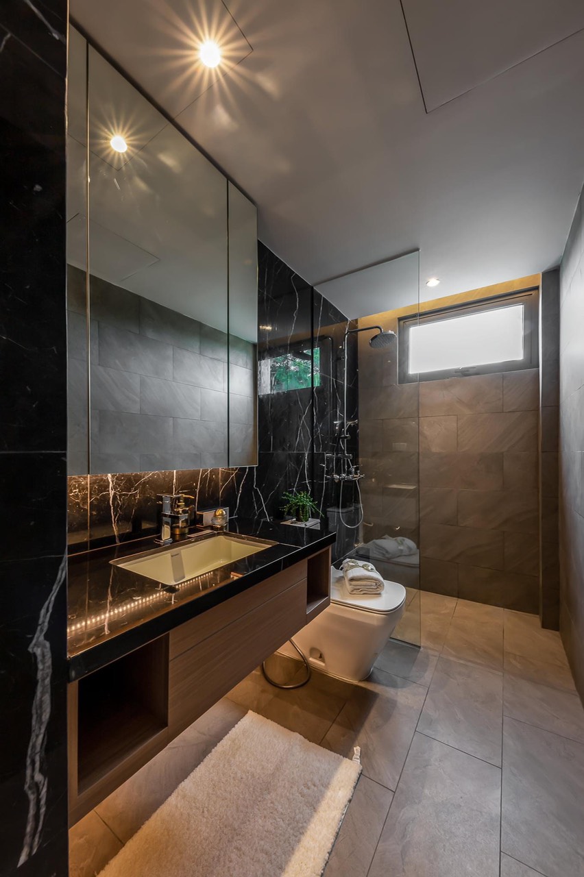 Cần bán gấp biệt thự ngay chợ An Nhơn DT 7.5x20m trệt 2 lầu gara xe hơi giá chỉ 13 tỷ