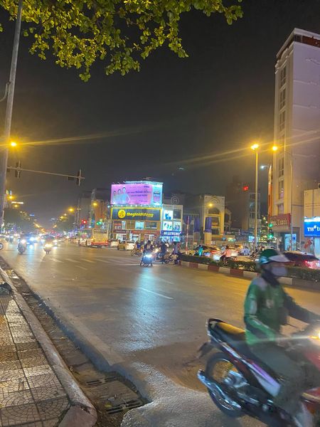 Bán Đất Tặng Nhà khu Long Biên, 100m2, 3 tầng, mt 5m