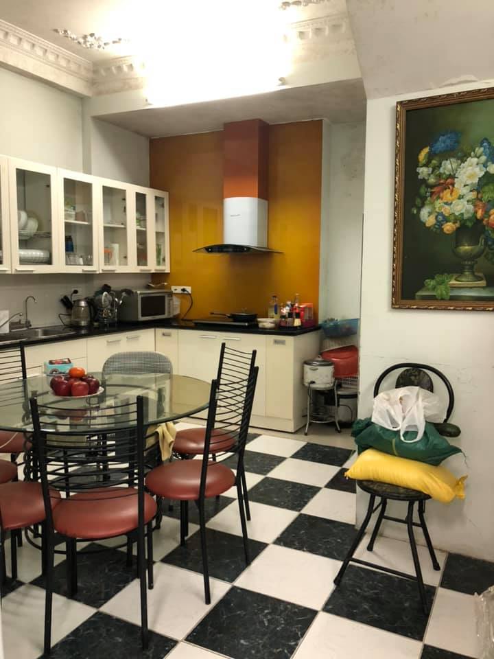 Bán nhà đường Bưởi - 74m2 x 5 tầng- Giá 10.7 tỷ