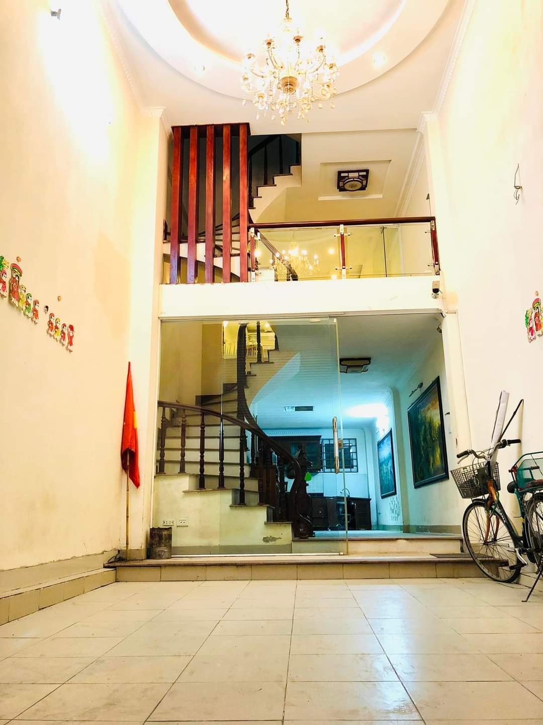 MẶT PHỐ HÀ ĐÔNGÔ TÔ TRÁNH - KINH DOANH