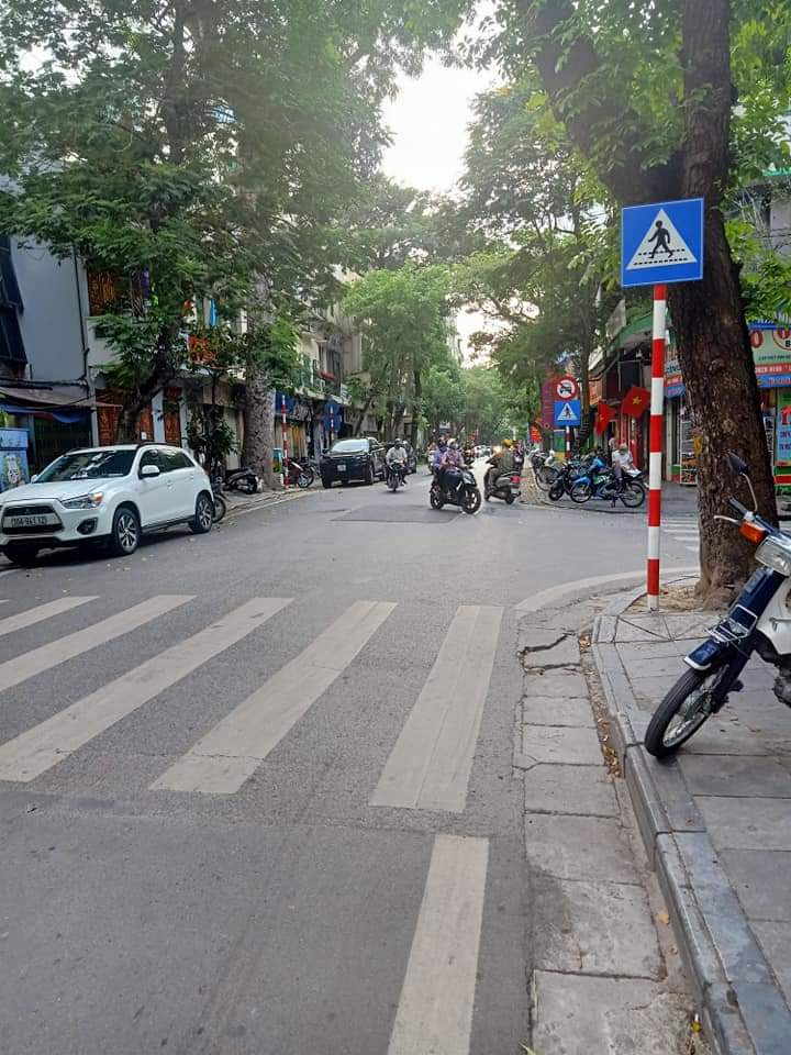 Mặt phố Đường Thành kinh doanh đỉnh