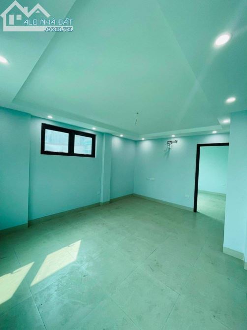 BÁN NHÀ CẦU GIẤY, Ô TÔ TRÁNH, KD, 60M2, 8 TẦNG, THANG MÁY, CHỈ 14 TỶ.