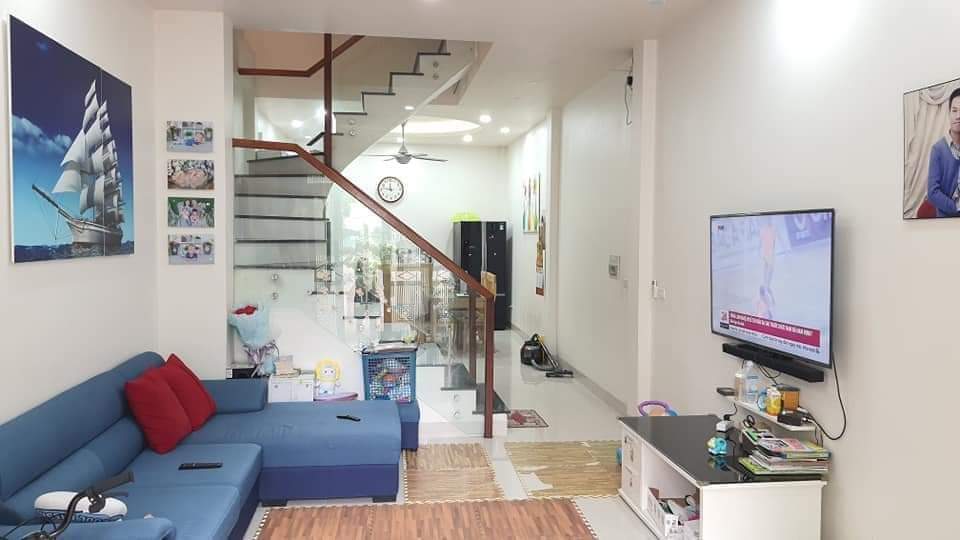 Mặt Phố Hàng Vôi, Vỉa hè, kinh doanh sầm uất, diện tích 100m, ô tô dừng đồ ngày đêm.