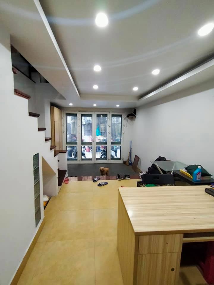 Bán nhà 2 thoáng tại Cao Bá Quát, 40m2 x 6 tầng, mt 4.3m