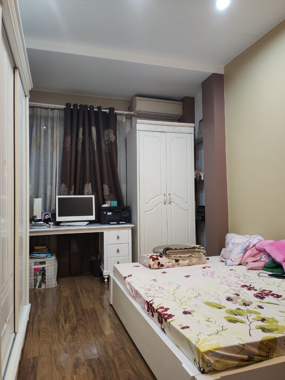 Bán toà Apartment Đường Quảng Bá, 150m2 x 8 tầng + 1 hầm, View Hồ Tây, 26 tỷ
