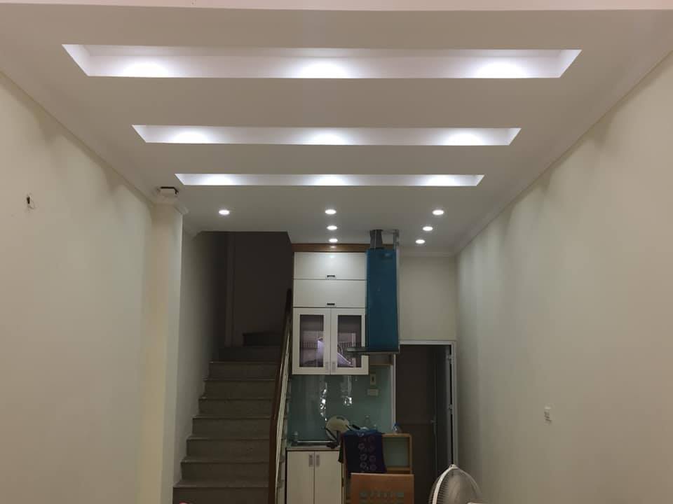 Lạc Long Quân Biệt thự 166m sân vườn gara ô tô, mặt tiền 14m.