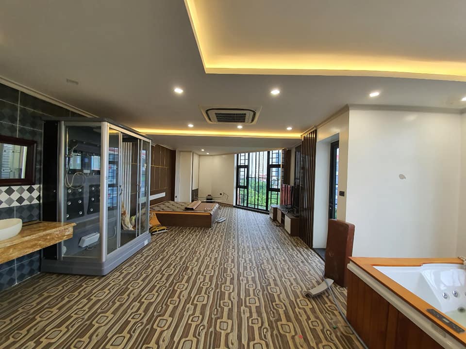 Bán Nhà Mặt Hồ Hoàng Cầu Đống Đa, 70m2, 6 Tầng Thang máy, Giá 18 Tỷ