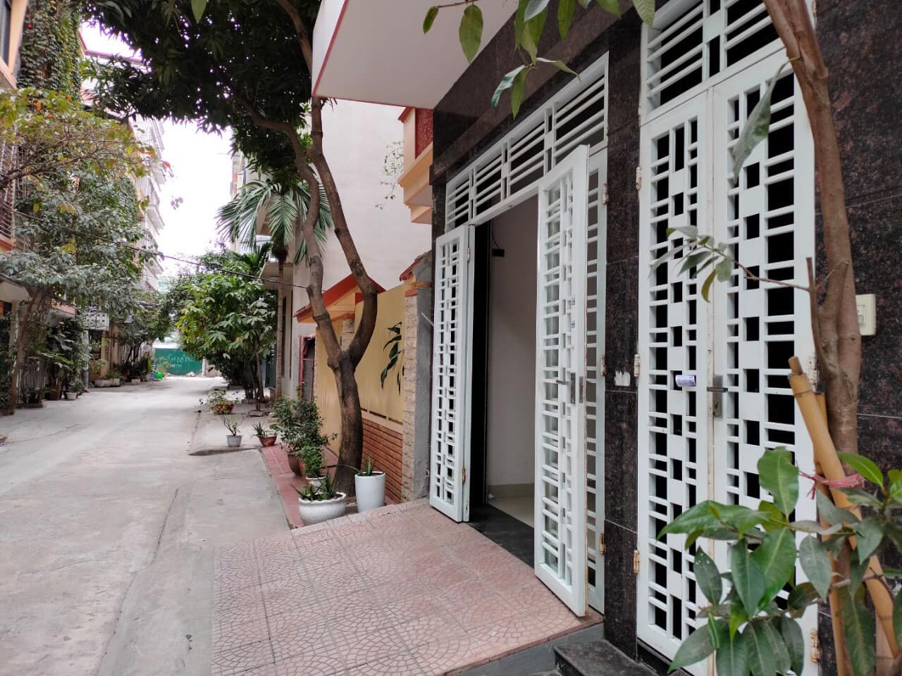 Mặt Ngõ Phân Lô VIP Láng Hạ 180m mặt tiền 10m chỉ 33 tỷ