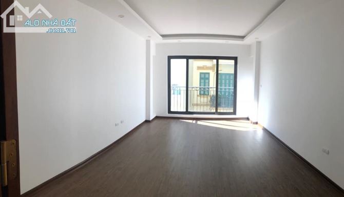 BÁN TOÀ NHÀ VĂN PHÒNG, NGAY DOÃN KẾ THIỆN, THANG MÁY, Ô TÔ TRÁNH, KINH DOANH MẠNH.