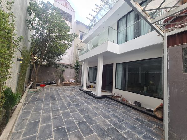 BIỆT THỰ SÂN VƯỜN GIÁ HẠT DẺ