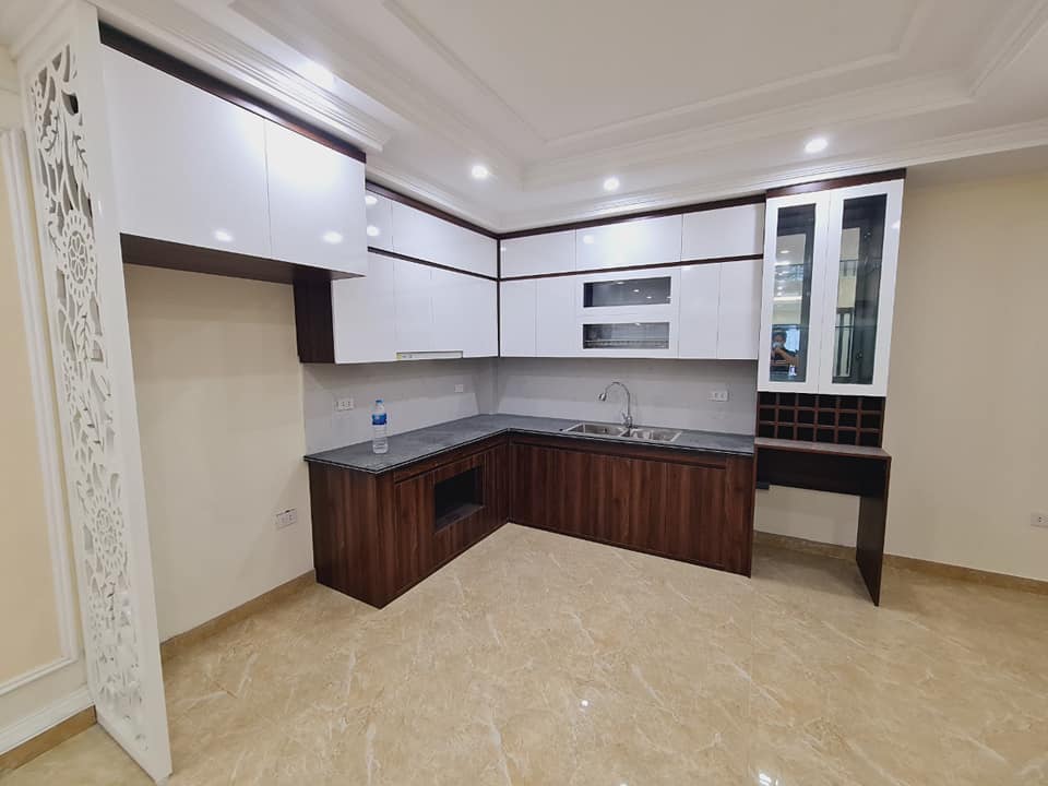 MỘT NHÀ RA PHỐ - MẶT NGÕ KINH DOANH , Vị trí tuyệt đẹp, cách mặt phố Quan Hoa vài bước chân.