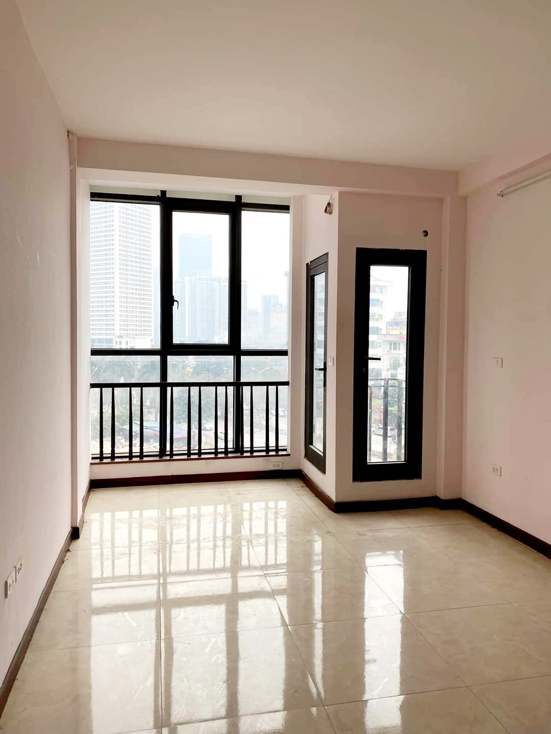 BUILDING 2 MẶT TIỀN, 1 MẶT PHỐ, VỊ TRÍ ĐẸP, XUNG QUANH CAO ỐC NỐI TIẾP, KINH DOANH ĐỈNH MỌI LOẠI HÌNH DỊCH VỤ