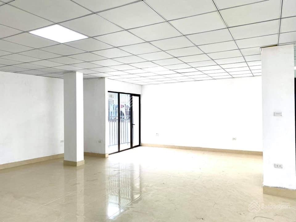 Cần bán căn nhà tiện xây dựng tòa nhà 8 tầng tại mặt phố Võ Chí Công Tây Hồ, giá 52 tỷ DT 150m2