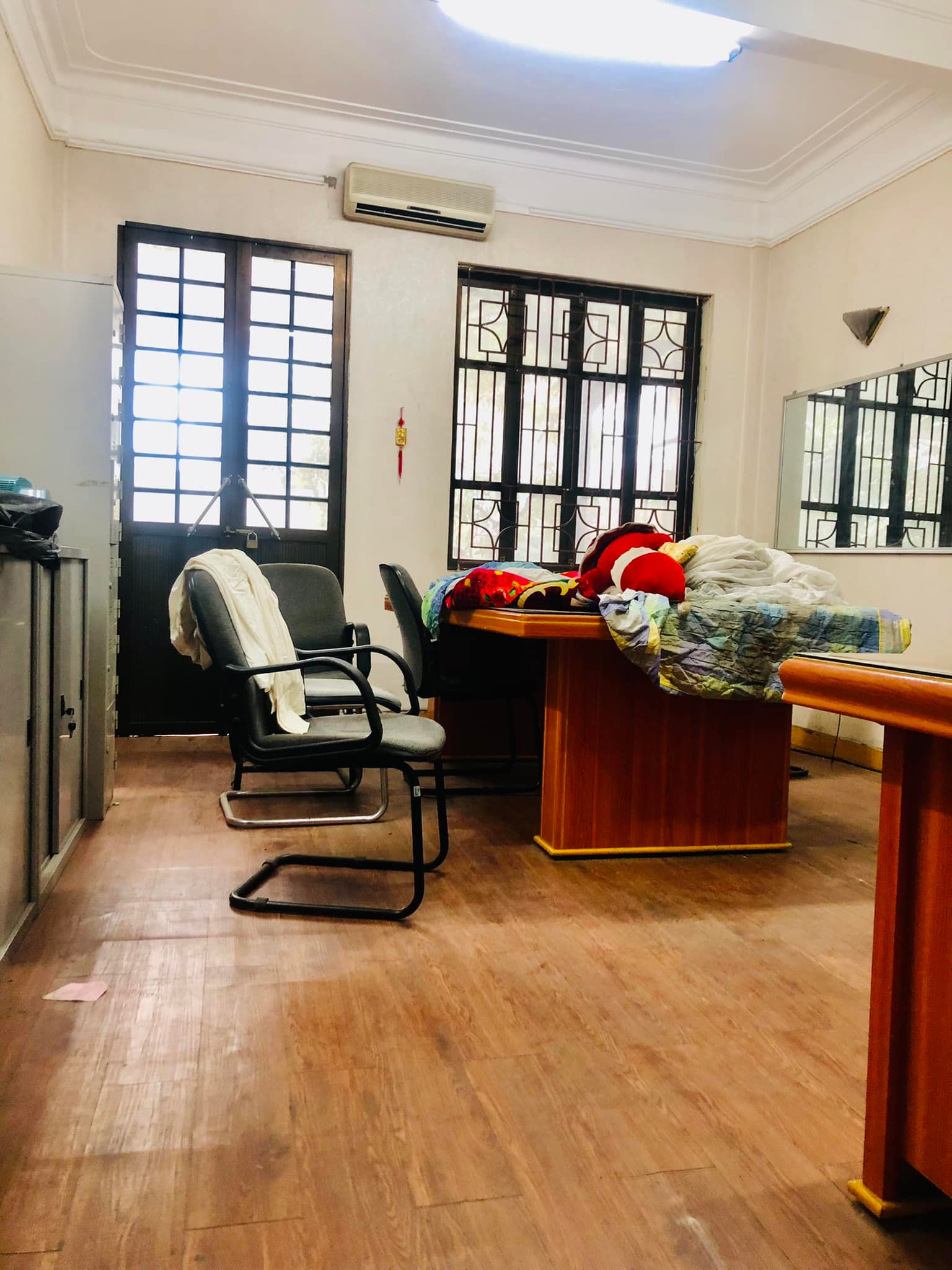 Chính chủ bán nhà 9 tầng có Hầm mặt phố Trung Hoà Trần Duy Hưng Góc
