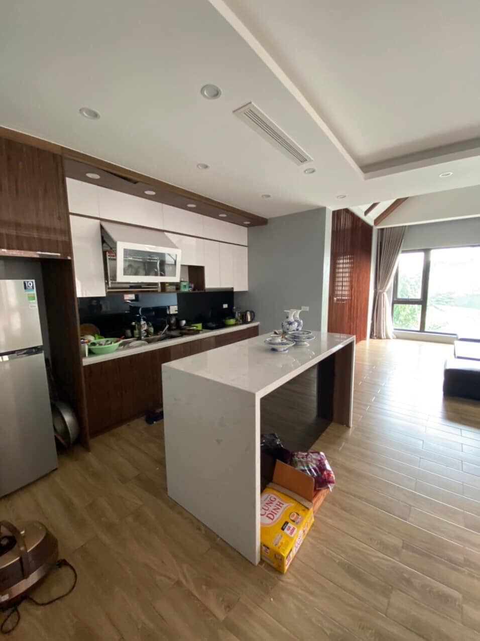 Bán Nhà Phố Thái Hà Đống Đa, Ngõ Ô Tô Tránh, lô góc, 68m2, 5 Tầng, Kinh Doanh, Giá 13.9 Tỷ