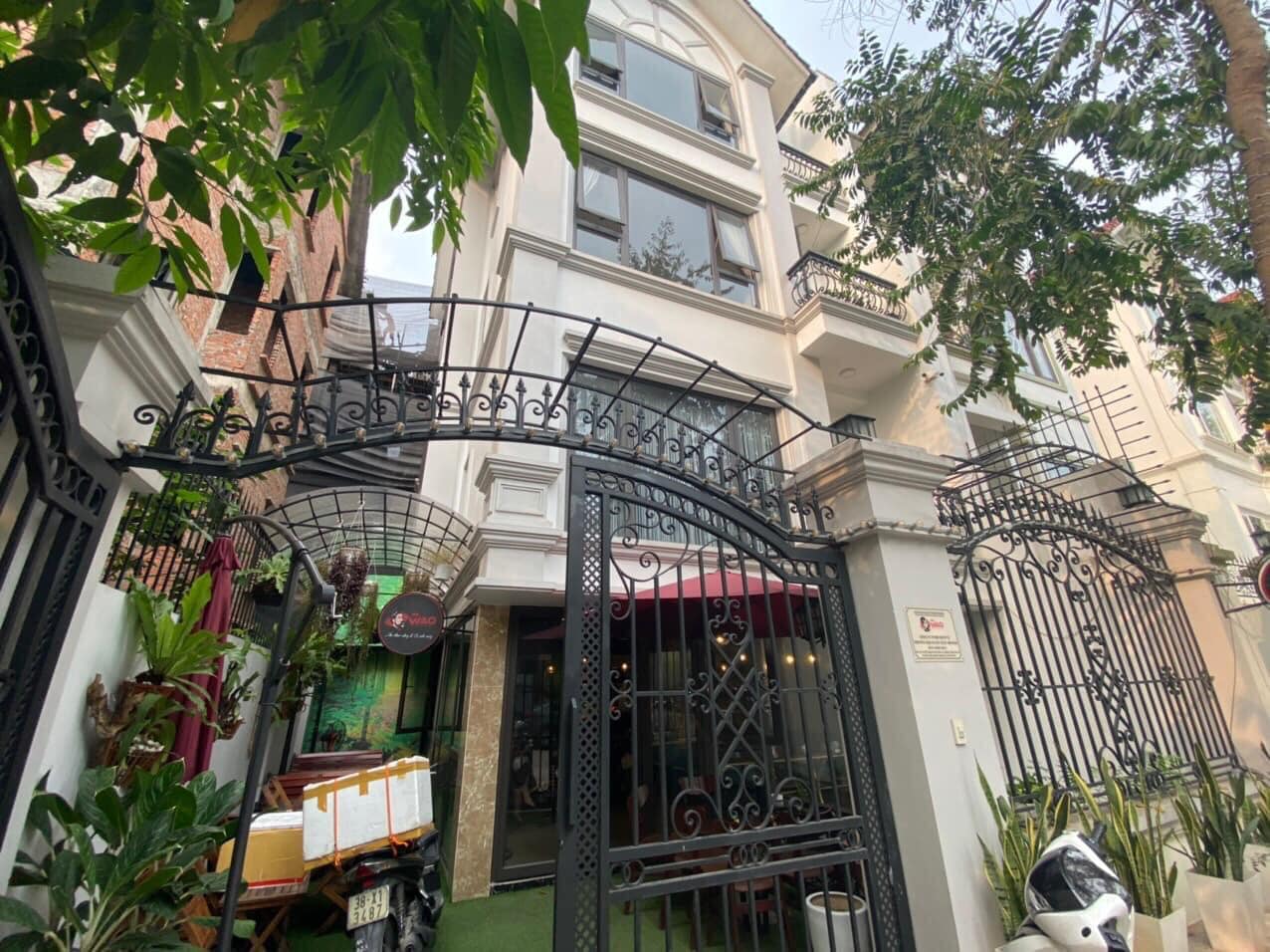 190m2