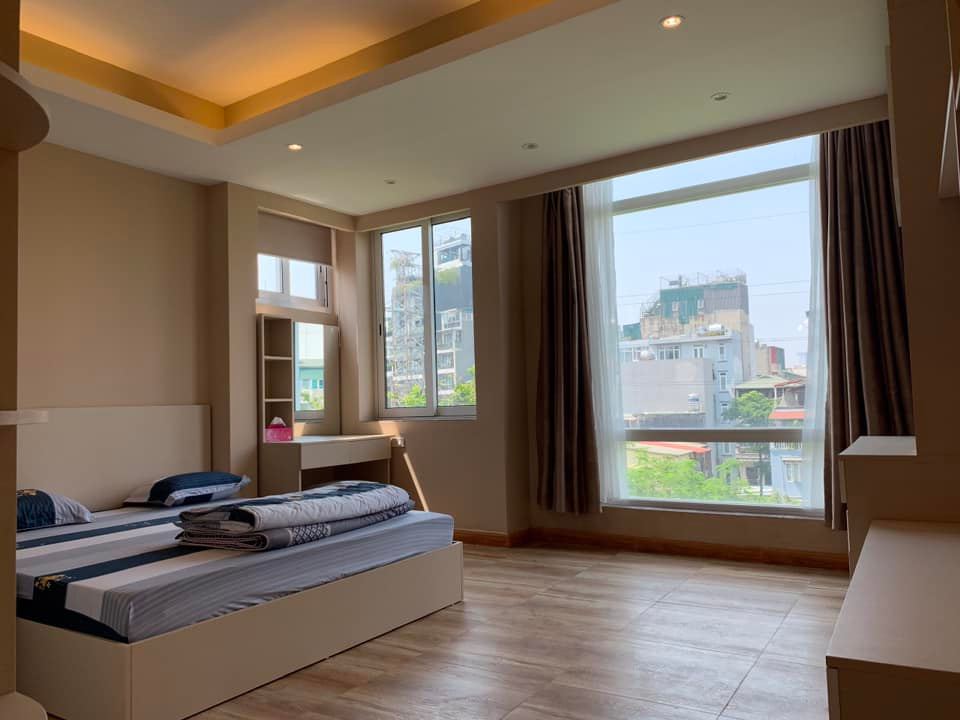 Bán gấp nhà Mặt phố Trấn Vĩ giá 21 tỷ, 78m2, Hè 5m, Kinh doanh lớn