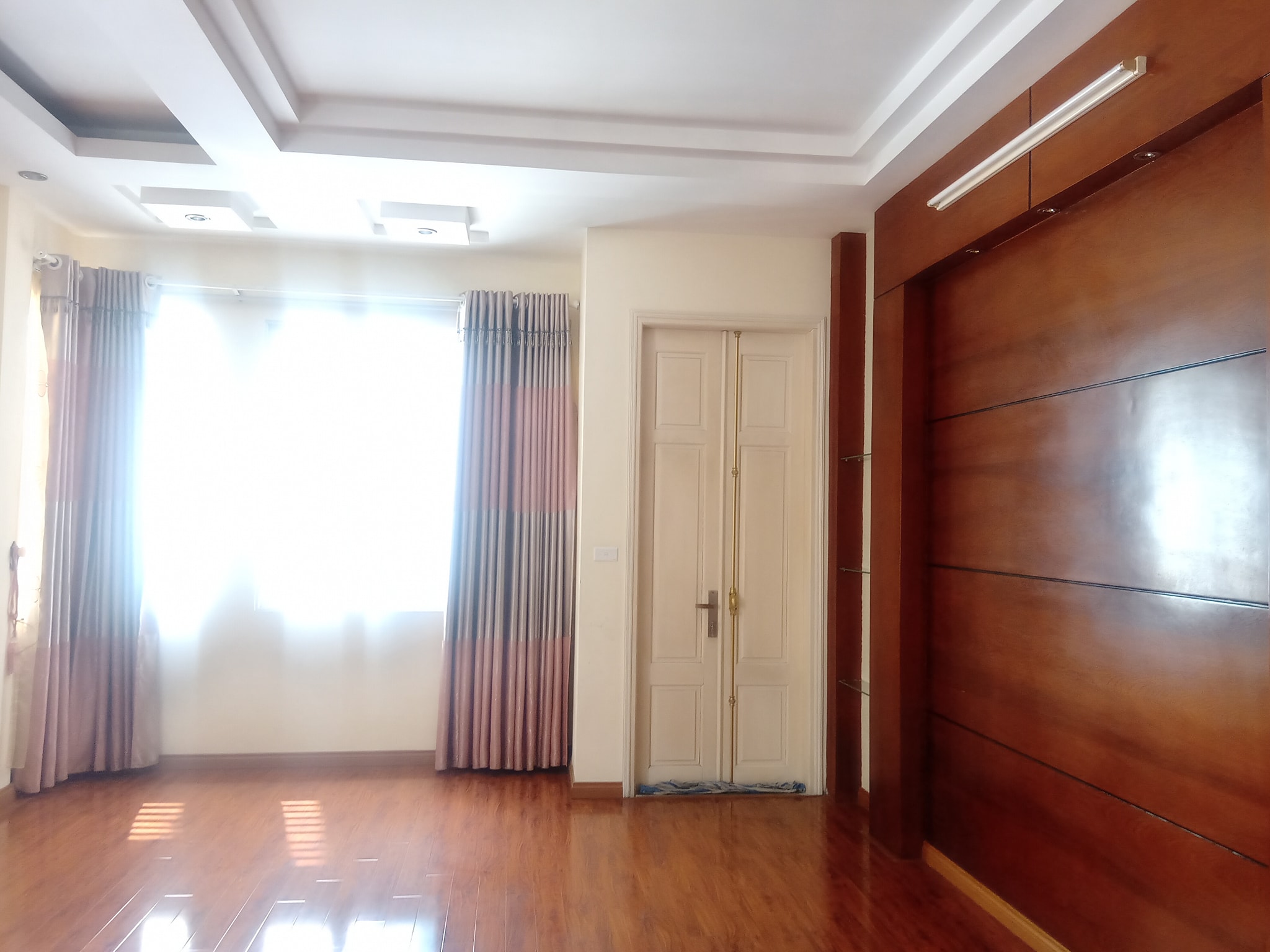 Bán nhà lô góc Đào Tấn 52m2*9 tầng thang máy, ô tô vào nhà. MT 13M. Giá 14,5 Tỷ