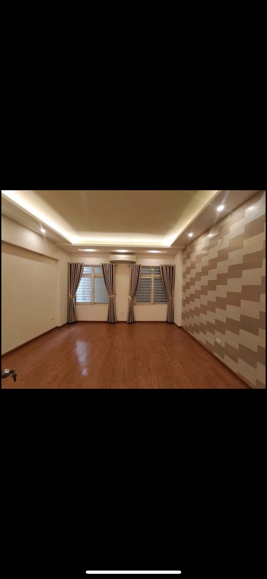 Bán gấp tòa nhà 11 tầng 185m2 mặt phố Đào Tấn - Nguyễn Khánh Toàn, thu 4.2 tỷ/năm.