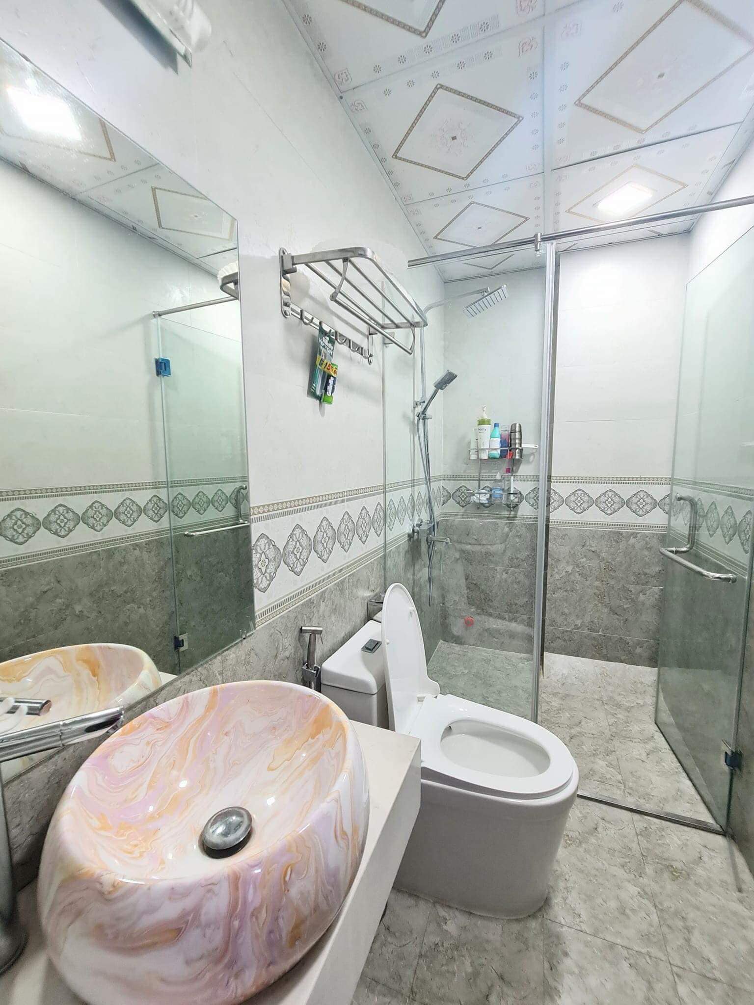 Bán Gấp Tòa Nhà 8 Tầng 150m2, Phố Hoàng Quốc Việt giá 47 tỷ